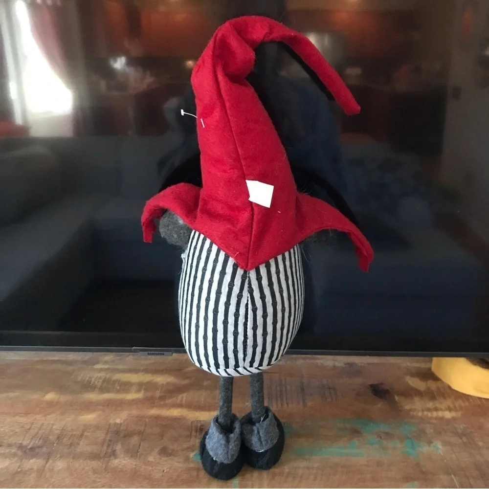 N/A ▪️holiday gnome